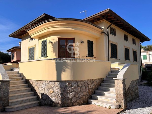 casa indipendente in vendita a Pietrasanta in zona Focette
