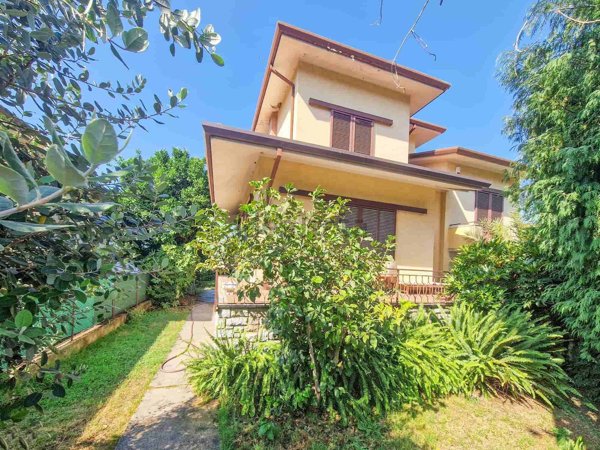 casa indipendente in vendita a Pietrasanta