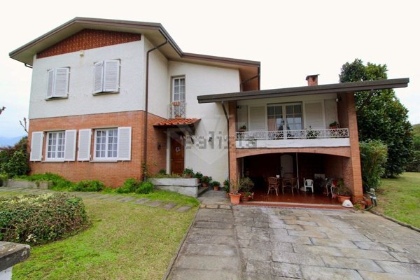 casa indipendente in vendita a Pietrasanta in zona Focette