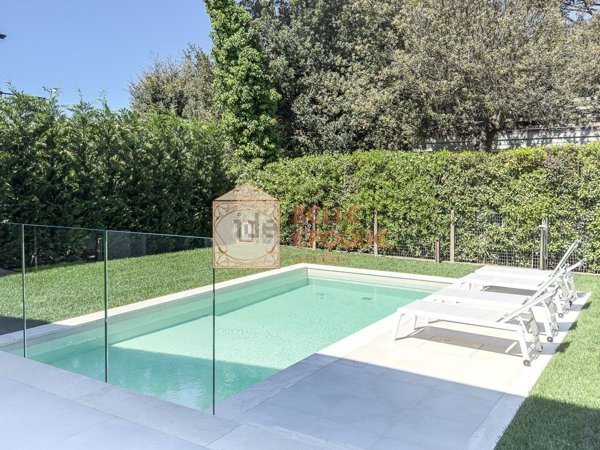 casa indipendente in vendita a Pietrasanta in zona Fiumetto