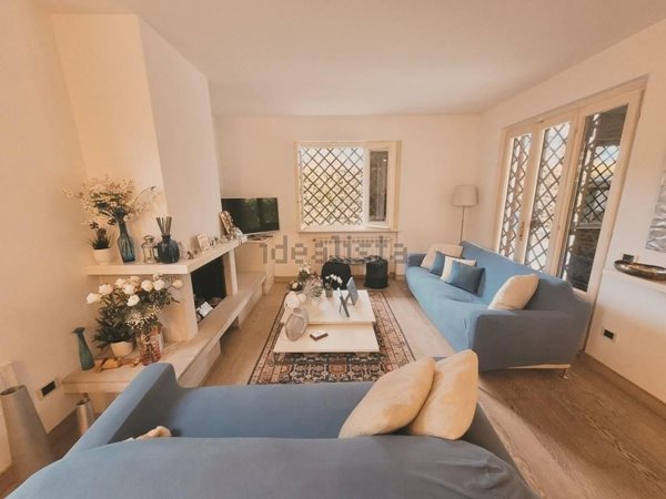 casa indipendente in vendita a Pietrasanta in zona Tonfano