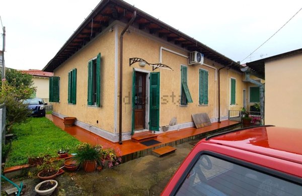 casa indipendente in vendita a Pietrasanta