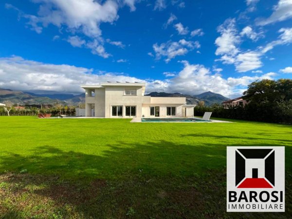 casa indipendente in vendita a Pietrasanta in zona Marina di Pietrasanta