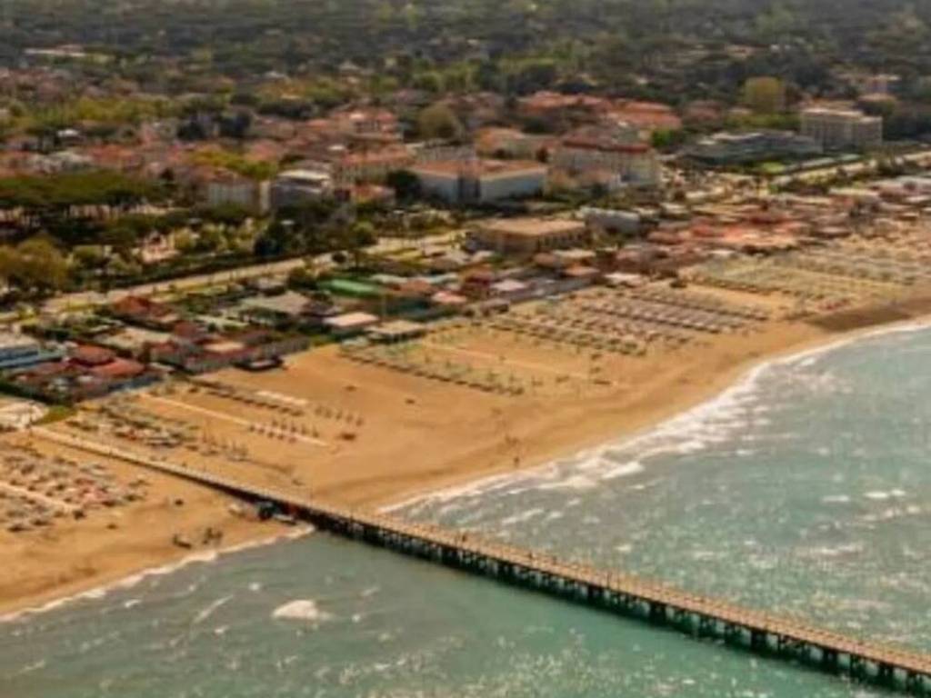 appartamento in vendita a Pietrasanta in zona Marina di Pietrasanta