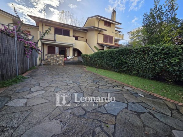 appartamento in vendita a Pietrasanta in zona Tonfano