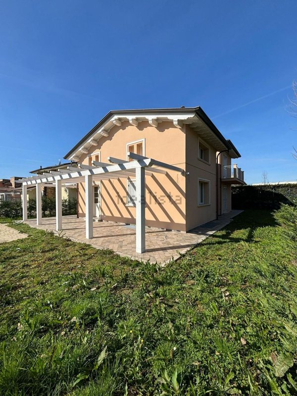 casa indipendente in vendita a Pietrasanta
