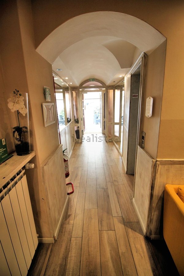 negozio in vendita a Pietrasanta