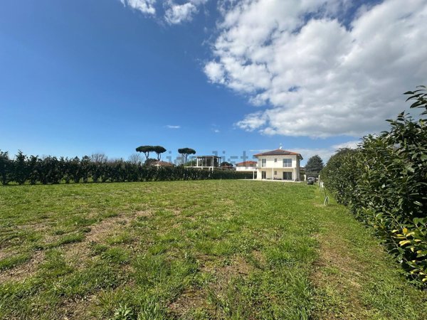 casa indipendente in vendita a Pietrasanta