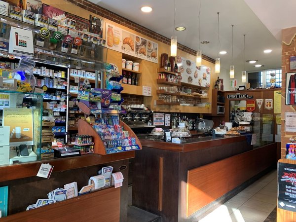 negozio in vendita a Pietrasanta