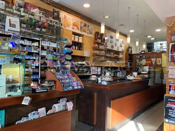 negozio in vendita a Pietrasanta