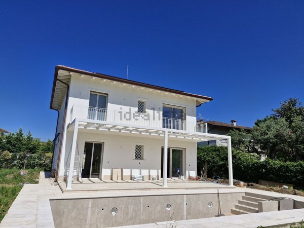 casa indipendente in vendita a Pietrasanta