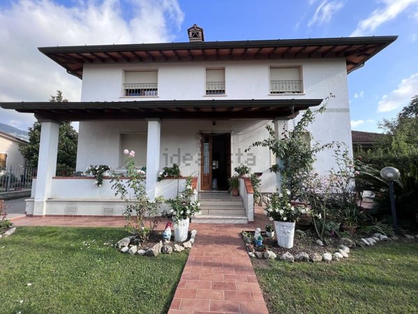 casa indipendente in vendita a Pietrasanta