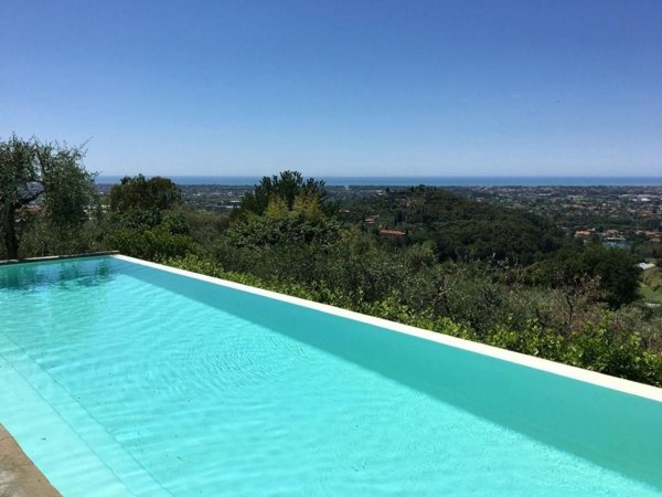 casa indipendente in vendita a Pietrasanta