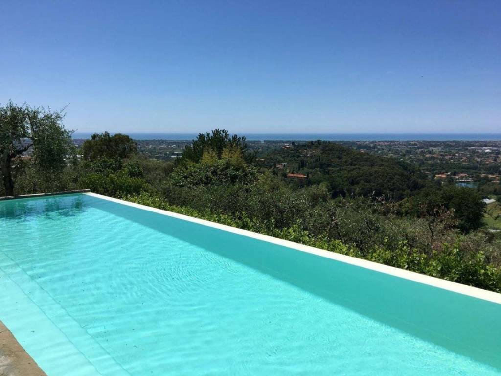 casa indipendente in vendita a Pietrasanta