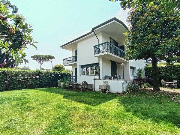 casa indipendente in vendita a Pietrasanta in zona Marina di Pietrasanta
