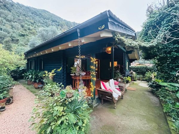 casa indipendente in vendita a Pietrasanta