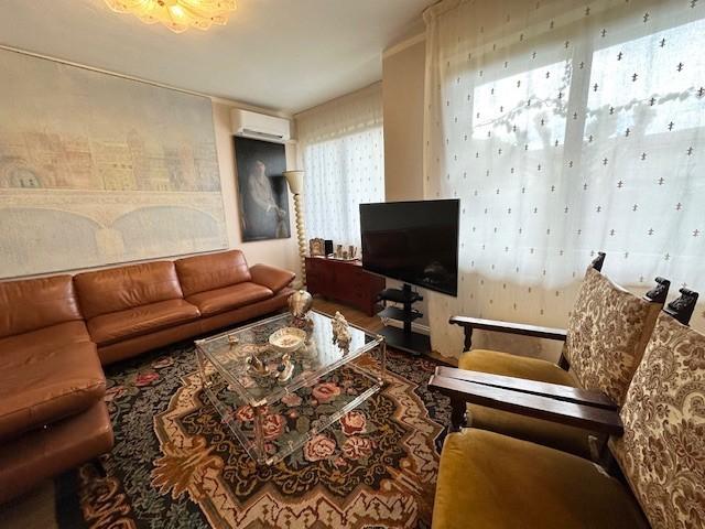 casa indipendente in vendita a Pietrasanta in zona Tonfano