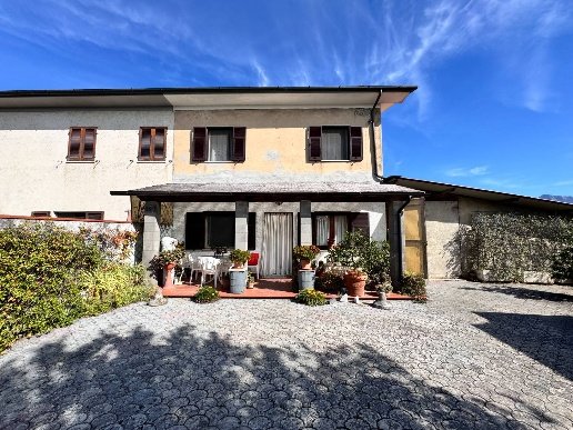 casa indipendente in vendita a Pietrasanta
