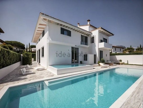 casa indipendente in vendita a Pietrasanta in zona Tonfano