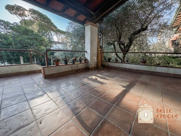 casa indipendente in vendita a Pietrasanta in zona Tonfano