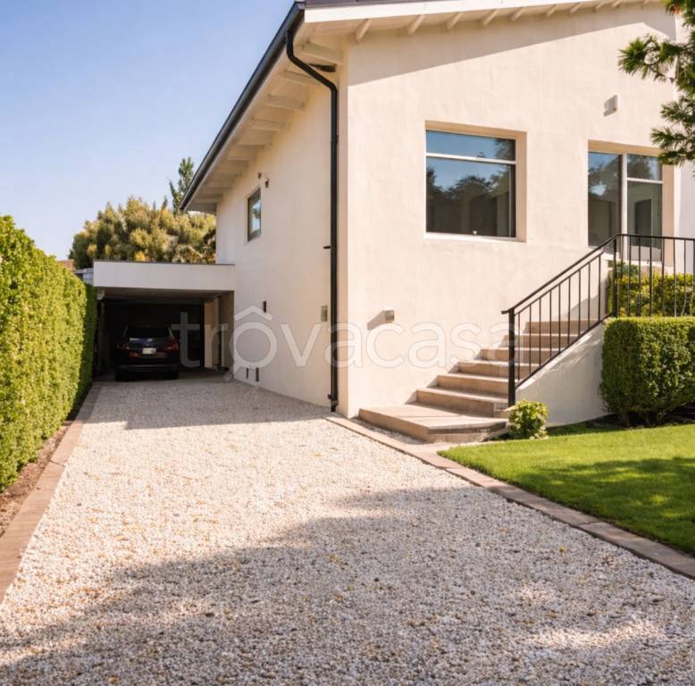 casa indipendente in vendita a Pietrasanta in zona Vignone