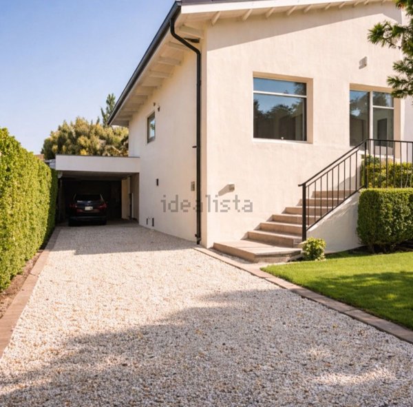 casa indipendente in vendita a Pietrasanta in zona Tonfano