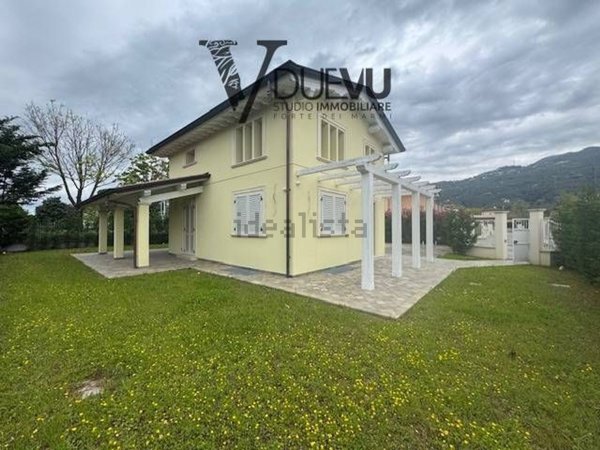 casa indipendente in vendita a Pietrasanta