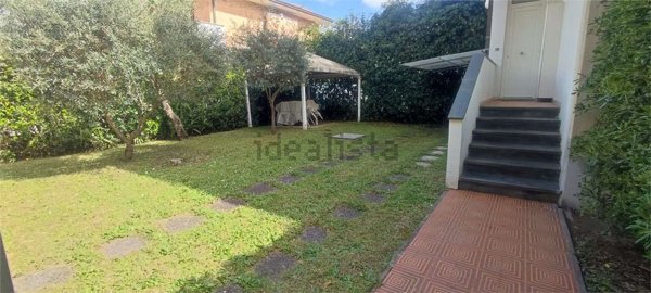 appartamento in vendita a Pietrasanta in zona Tonfano