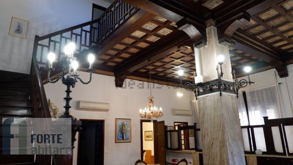 casa indipendente in vendita a Pietrasanta