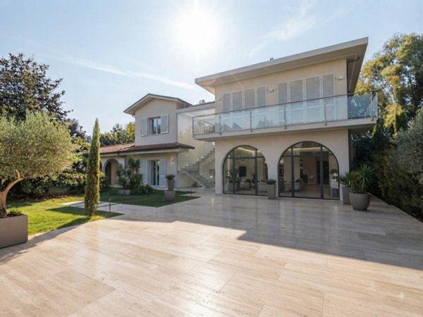 casa indipendente in vendita a Pietrasanta in zona Marina di Pietrasanta