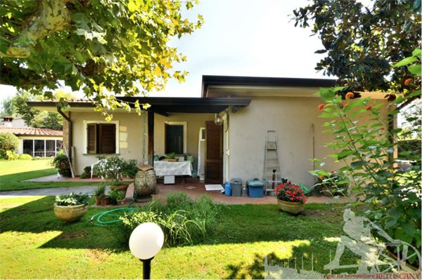 casa indipendente in vendita a Pietrasanta in zona Marina di Pietrasanta