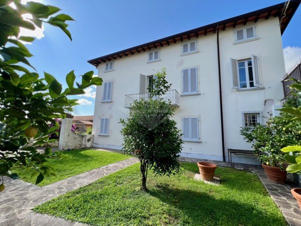 casa indipendente in vendita a Pietrasanta