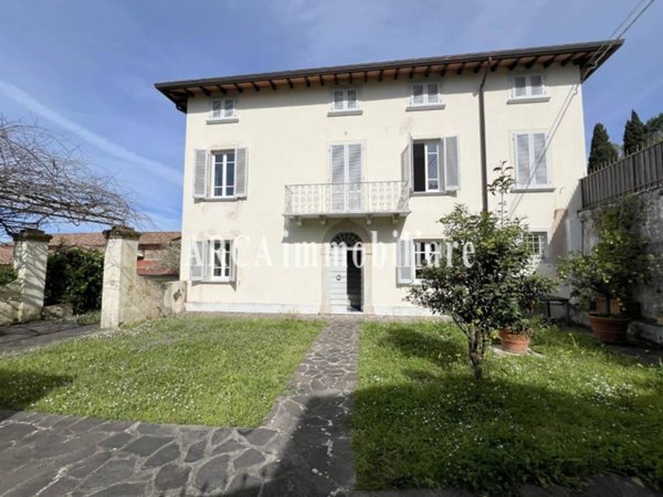 casa indipendente in vendita a Pietrasanta