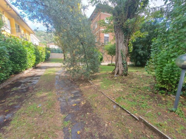 casa indipendente in vendita a Pietrasanta