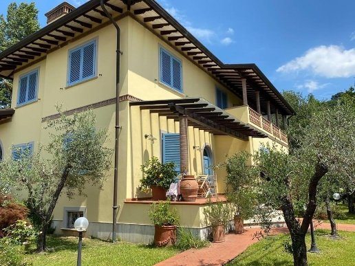 casa indipendente in vendita a Pietrasanta