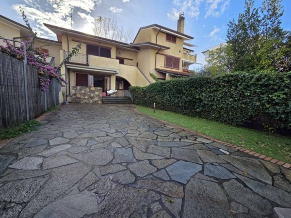 appartamento in vendita a Pietrasanta in zona Tonfano