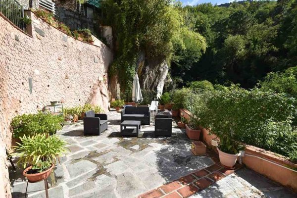 casa indipendente in vendita a Pietrasanta in zona Solaio