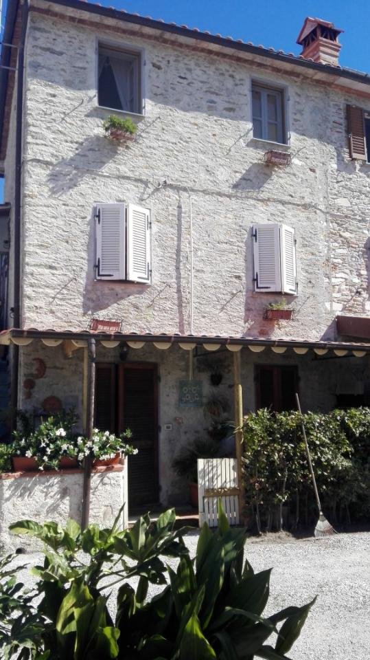 casa indipendente in vendita a Pietrasanta