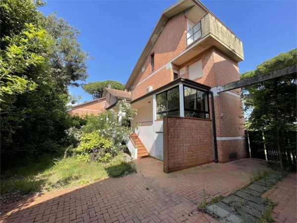 casa indipendente in vendita a Pietrasanta in zona Marina di Pietrasanta