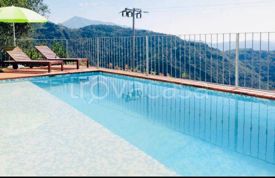 casa indipendente in vendita a Pietrasanta