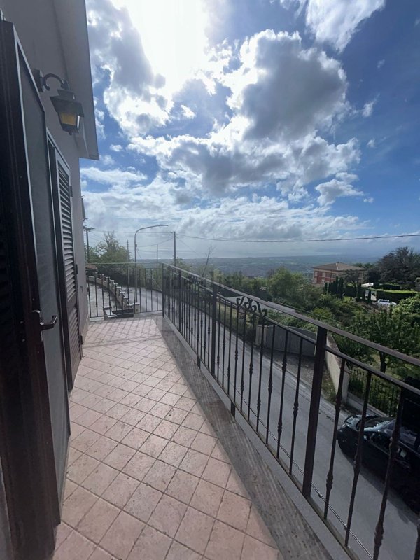 casa indipendente in vendita a Pietrasanta in zona Capriglia