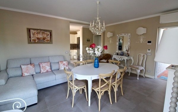 appartamento in vendita a Pietrasanta in zona Tonfano