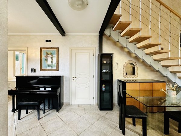 casa indipendente in vendita a Pietrasanta in zona Tonfano