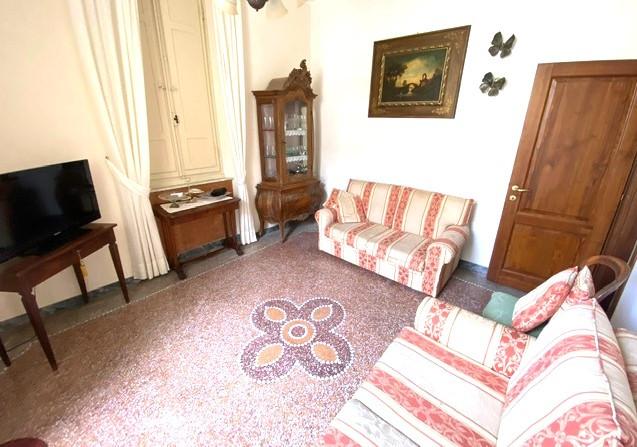 casa indipendente in vendita a Pietrasanta in zona Tonfano