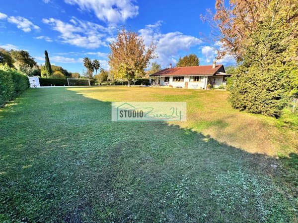 casa indipendente in vendita a Pietrasanta