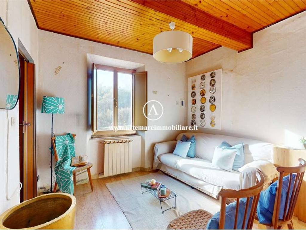 appartamento in vendita a Pietrasanta in zona Solaio