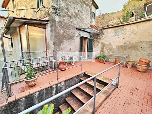 casa indipendente in vendita a Pietrasanta