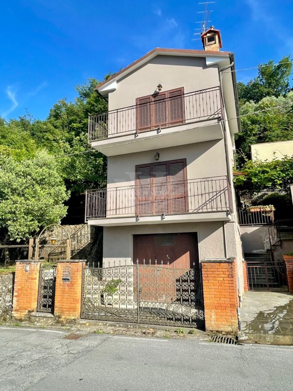 casa indipendente in vendita a Pietrasanta