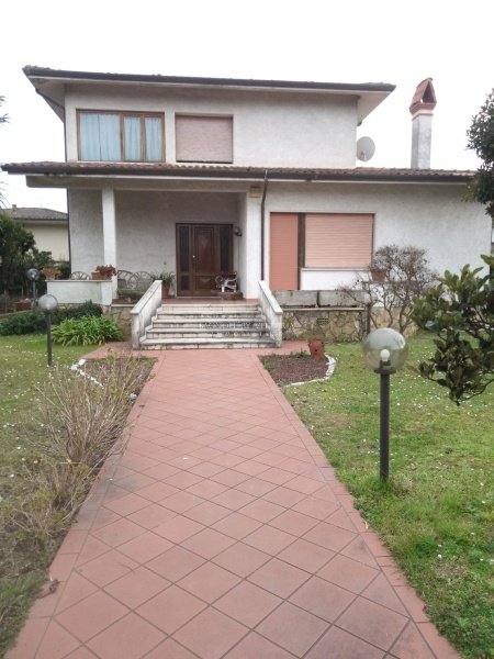 casa indipendente in vendita a Pietrasanta