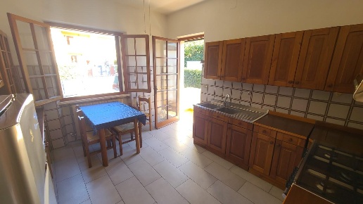 casa indipendente in vendita a Pietrasanta in zona Vallecchia